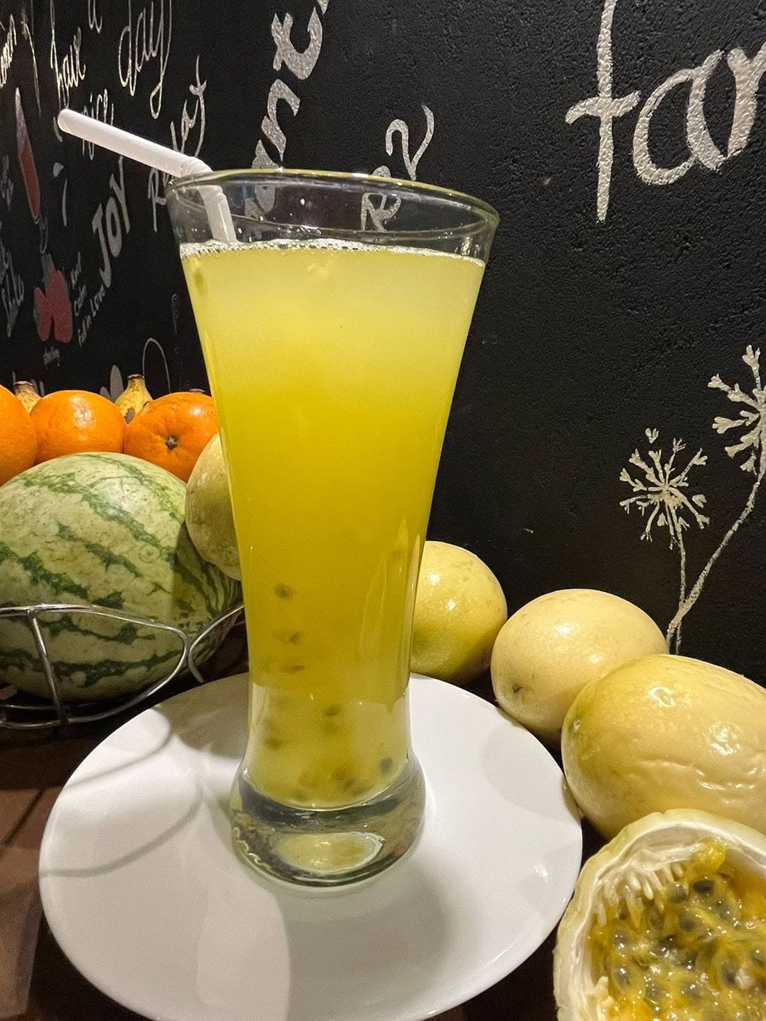 Fresh mango juice at Café R2 Urubokka